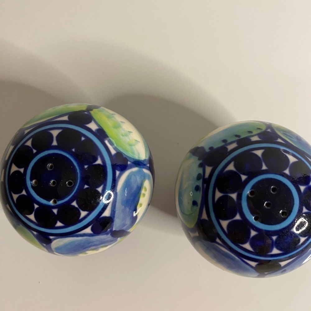 Mexican Pottery Blue Round Salt And Pepper Shakers - Picture 2 of 3